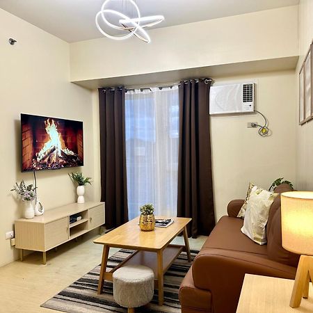2-Bedroom Condo Unit With Balcony At Centrio Tower Beside Ayala Centrio Mall Downtown Cdo คากายันเดโอโร ภายนอก รูปภาพ