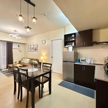 2-Bedroom Condo Unit With Balcony At Centrio Tower Beside Ayala Centrio Mall Downtown Cdo คากายันเดโอโร ภายนอก รูปภาพ