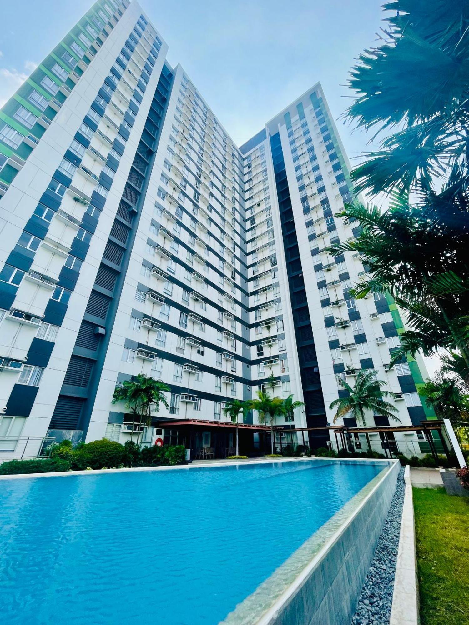 2-Bedroom Condo Unit With Balcony At Centrio Tower Beside Ayala Centrio Mall Downtown Cdo คากายันเดโอโร ภายนอก รูปภาพ