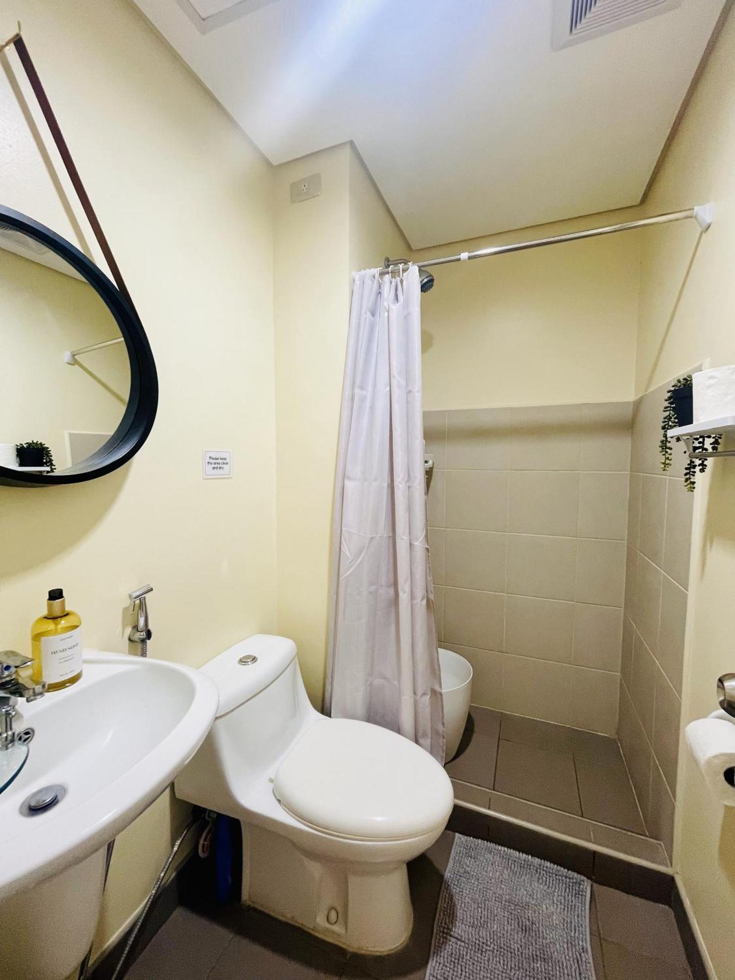 2-Bedroom Condo Unit With Balcony At Centrio Tower Beside Ayala Centrio Mall Downtown Cdo คากายันเดโอโร ภายนอก รูปภาพ