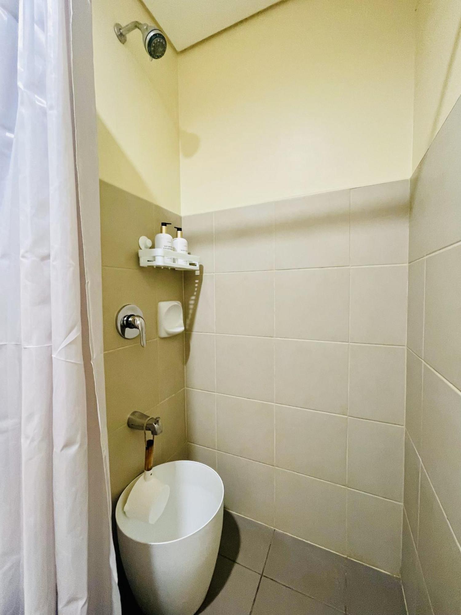 2-Bedroom Condo Unit With Balcony At Centrio Tower Beside Ayala Centrio Mall Downtown Cdo คากายันเดโอโร ภายนอก รูปภาพ