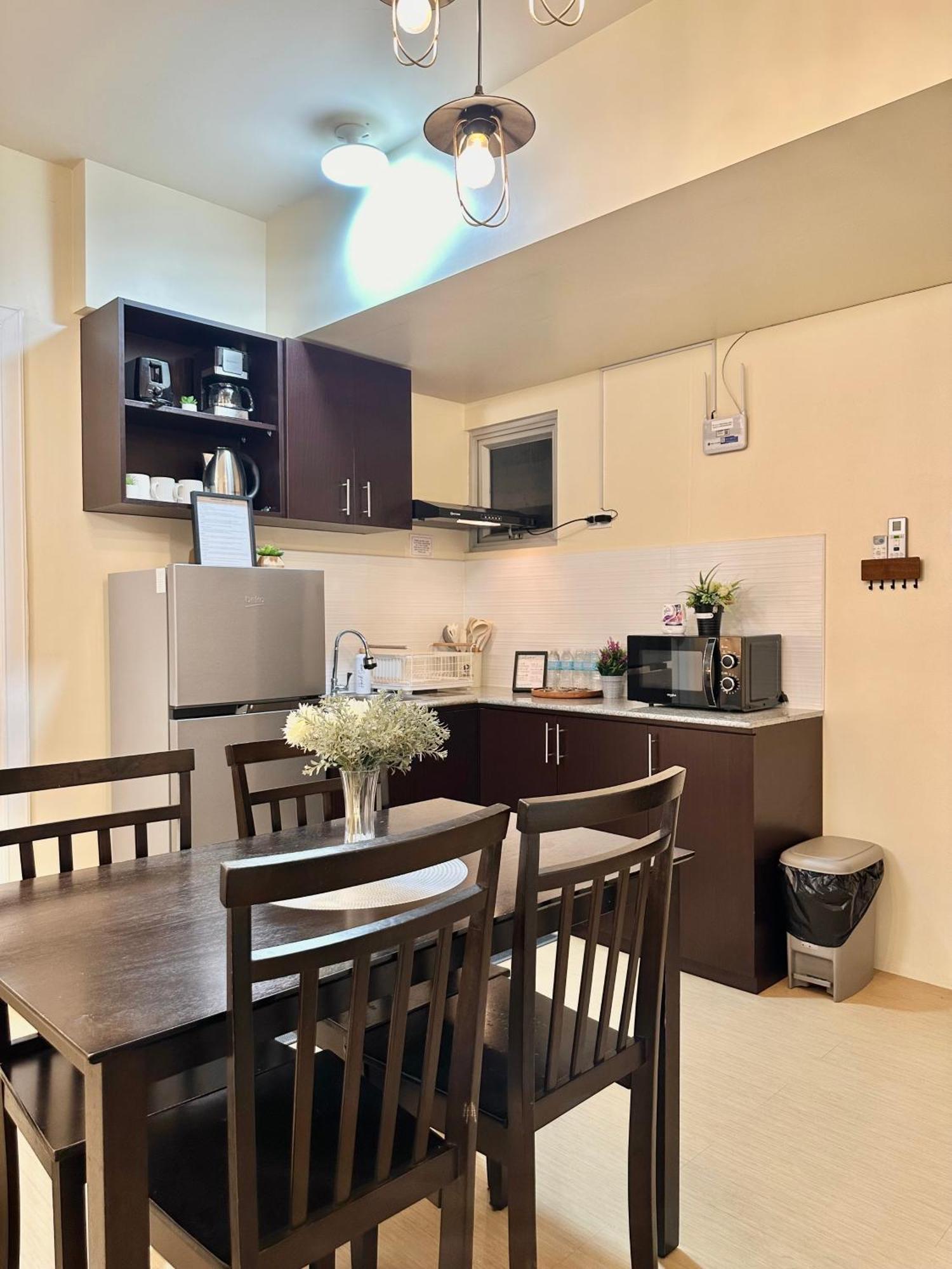 2-Bedroom Condo Unit With Balcony At Centrio Tower Beside Ayala Centrio Mall Downtown Cdo คากายันเดโอโร ภายนอก รูปภาพ