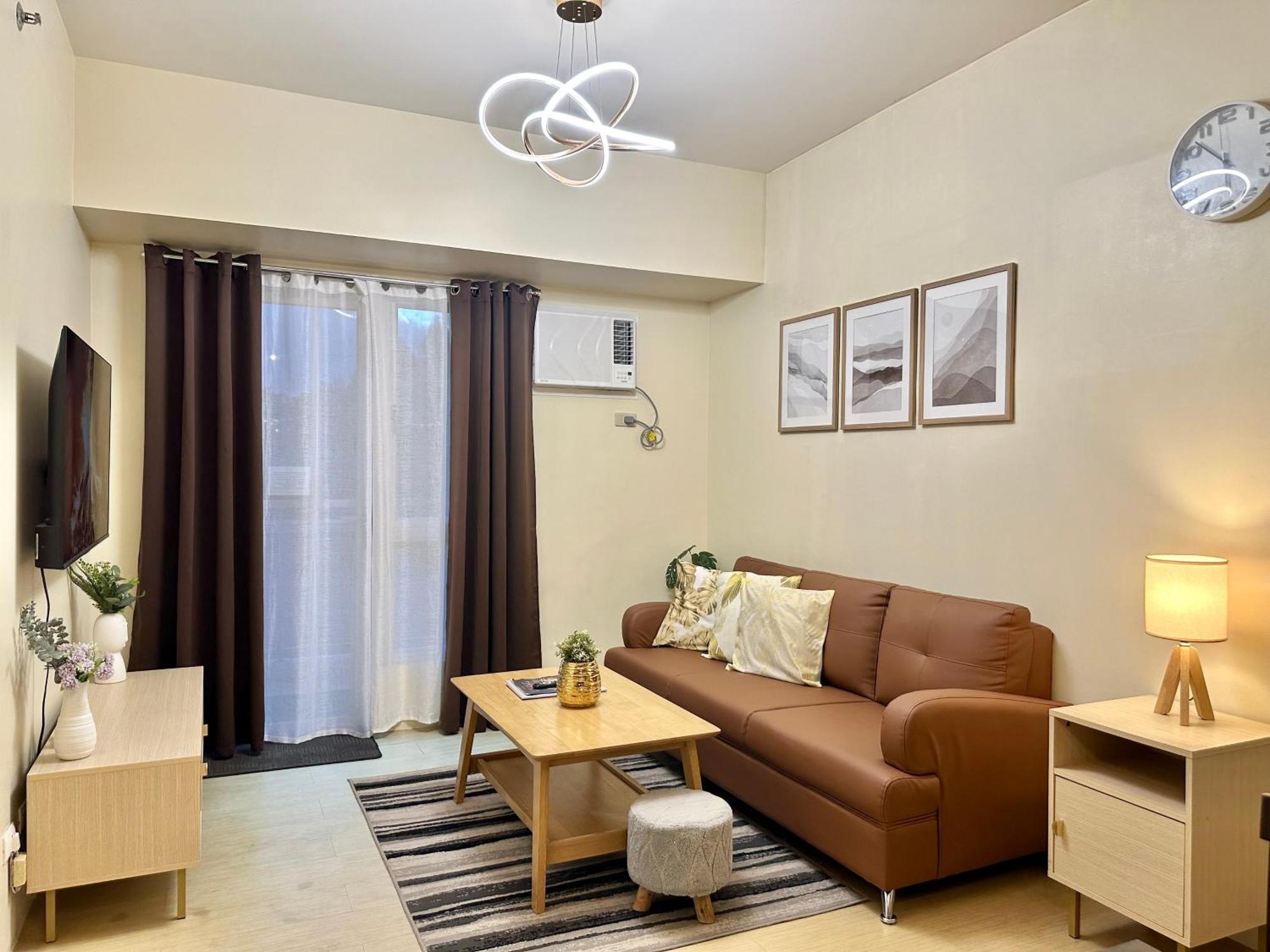 2-Bedroom Condo Unit With Balcony At Centrio Tower Beside Ayala Centrio Mall Downtown Cdo คากายันเดโอโร ภายนอก รูปภาพ