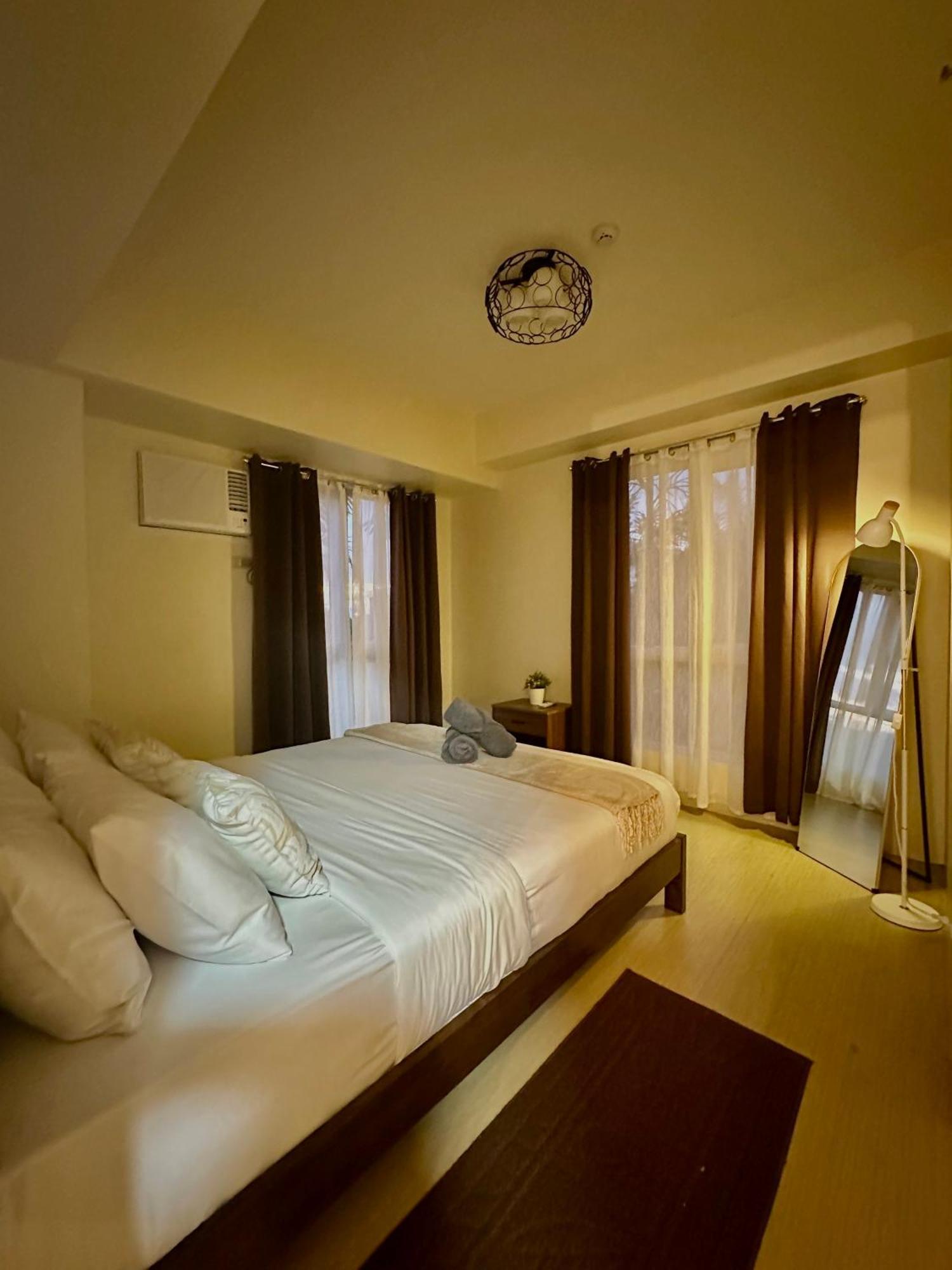 2-Bedroom Condo Unit With Balcony At Centrio Tower Beside Ayala Centrio Mall Downtown Cdo คากายันเดโอโร ภายนอก รูปภาพ